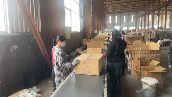 Facile à assembler, les instructions d'installation et les outils sont inclus dans le foyer externe.